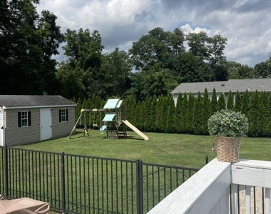 32 Fairway Avenue - Photo Thumbnail 14