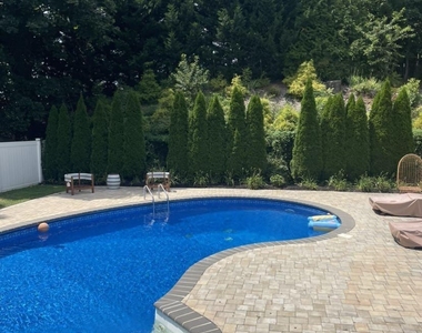 32 Fairway Avenue - Photo Thumbnail 13