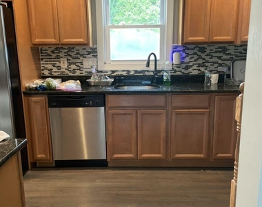 32 Fairway Avenue - Photo Thumbnail 3