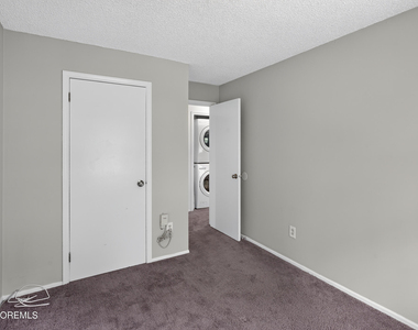 92 Des Moines Court - Photo Thumbnail 8