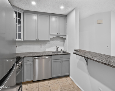 92 Des Moines Court - Photo Thumbnail 1