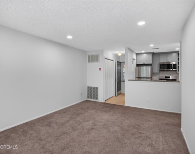 92 Des Moines Court - Photo Thumbnail 4