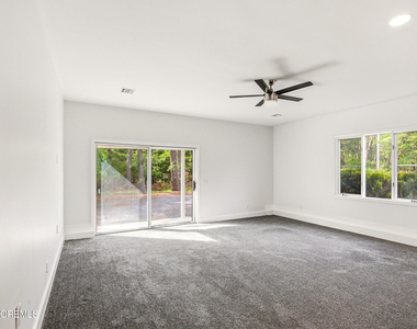 2021 Paterson Avenue - Photo Thumbnail 5