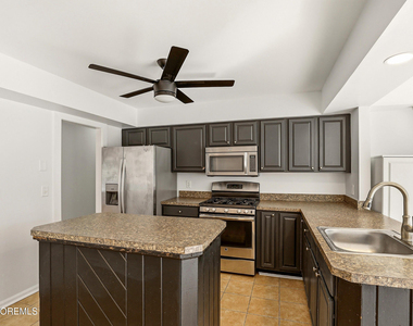 2021 Paterson Avenue - Photo Thumbnail 11