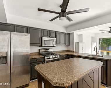 2021 Paterson Avenue - Photo Thumbnail 12