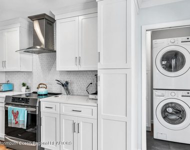 1813 Bradley Terrace - Photo Thumbnail 5