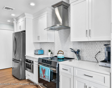 1813 Bradley Terrace - Photo Thumbnail 6
