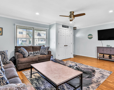 1813 Bradley Terrace - Photo Thumbnail 10