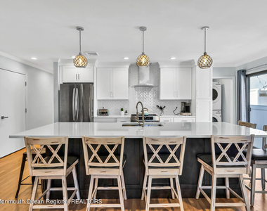 1813 Bradley Terrace - Photo Thumbnail 3