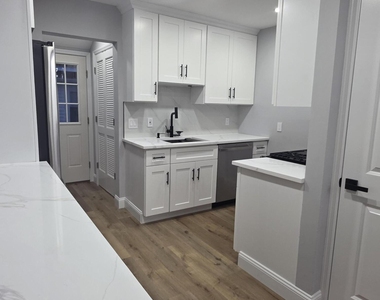 110 17th Avenue - Photo Thumbnail 6