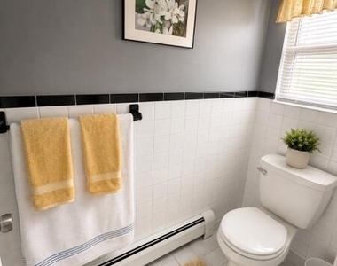728 Greens Avenue - Photo Thumbnail 6