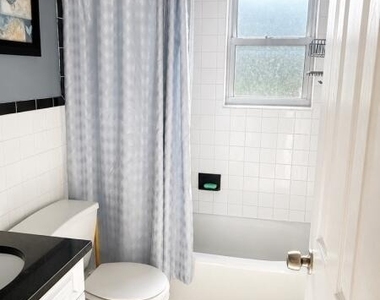 728 Greens Avenue - Photo Thumbnail 11
