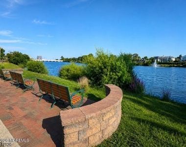 728 Greens Avenue - Photo Thumbnail 13