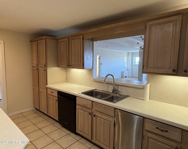 300 Ocean Avenue N - Photo Thumbnail 21