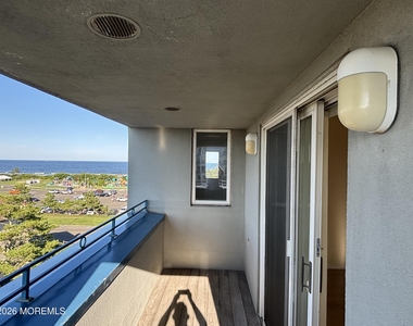 300 Ocean Avenue N - Photo Thumbnail 4