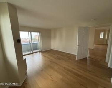 300 Ocean Avenue N - Photo Thumbnail 33