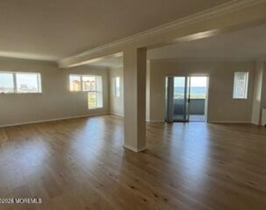 300 Ocean Avenue N - Photo Thumbnail 30