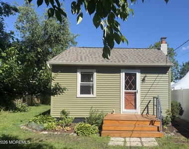 33 Wooley Street - Photo Thumbnail 1