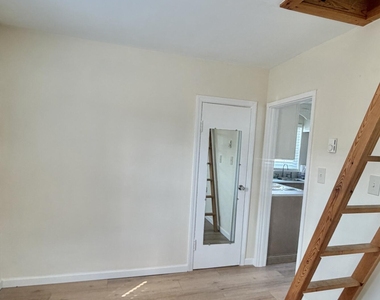 33 Wooley Street - Photo Thumbnail 10