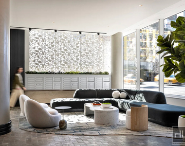 10th Avenue - Photo Thumbnail 6