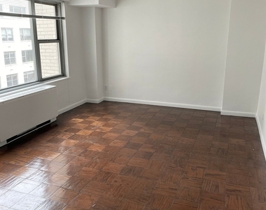 East 63rd Street - Photo Thumbnail 2