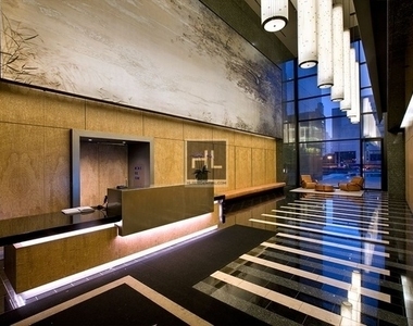West 67th Street - Photo Thumbnail 5