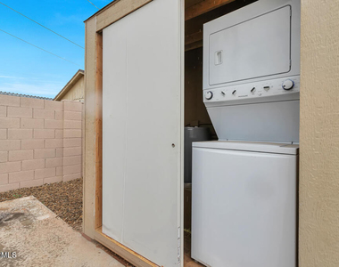 1638 E Granada Road - Photo Thumbnail 13