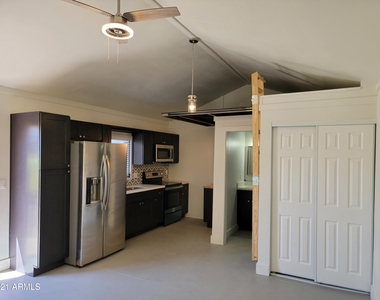 1638 E Granada Road - Photo Thumbnail 1