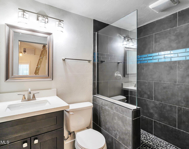 1638 E Granada Road - Photo Thumbnail 6