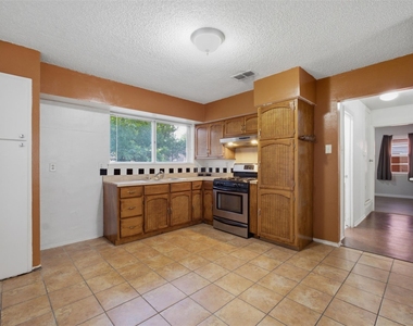 4577 Bonanza Lane - Photo Thumbnail 5