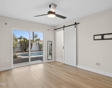 5117 E Beck Lane - Photo Thumbnail 12