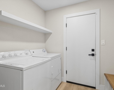 5117 E Beck Lane - Photo Thumbnail 22