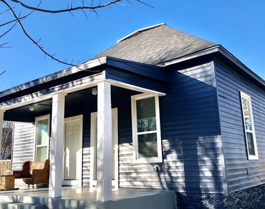 821-823 W Day Street - Photo Thumbnail 13