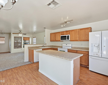 4923 N 108th Drive - Photo Thumbnail 9