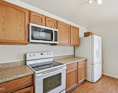 4923 N 108th Drive - Photo Thumbnail 11