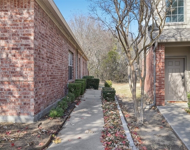 3225 Judge Holland Lane - Photo Thumbnail 5
