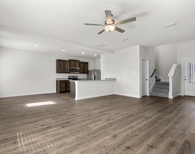 1707 Paul Drive - Photo Thumbnail 3