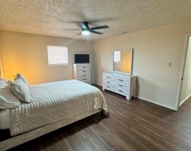 985 Minter Lane - Photo Thumbnail 10