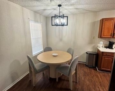 985 Minter Lane - Photo Thumbnail 2