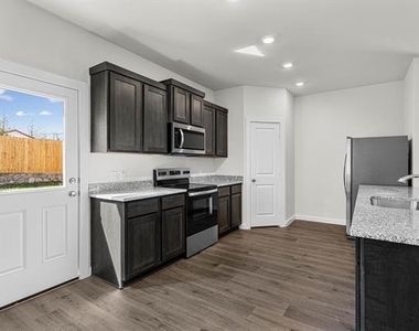 1704 Paul Drive - Photo Thumbnail 2
