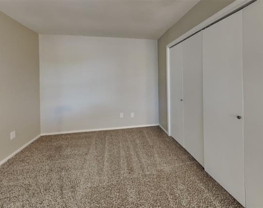 2930 Canis Circle - Photo Thumbnail 7
