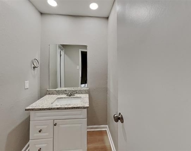 2930 Canis Circle - Photo Thumbnail 14