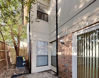 2930 Canis Circle - Photo Thumbnail 15