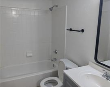 415 Liberty Place - Photo Thumbnail 8