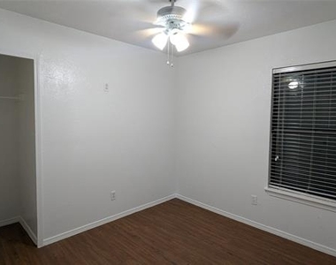 415 Liberty Place - Photo Thumbnail 12