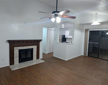 415 Liberty Place - Photo Thumbnail 1