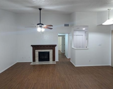 415 Liberty Place - Photo Thumbnail 2