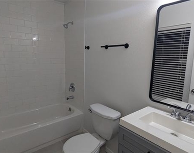 415 Liberty Place - Photo Thumbnail 14