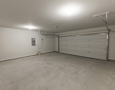 704 Rusty Spurs Place - Photo Thumbnail 15