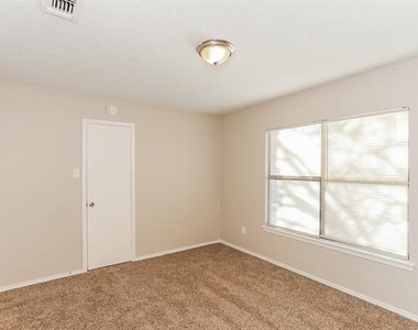6000 Lavaca Drive - Photo Thumbnail 10